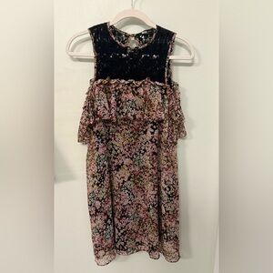 Slate & Willow Maternity Off Shoulder Floral & Lace Shift Dress